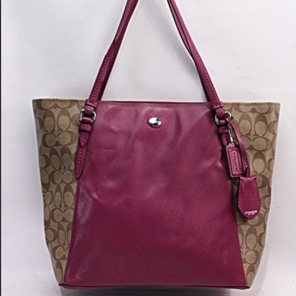 COACH NEW PEYTON KHAKI/PASSION BERRY CANVAS TOTE